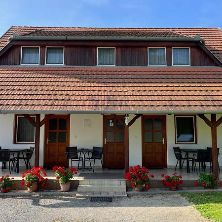 Ibolya Vendégház Kehidakustány Exterior foto