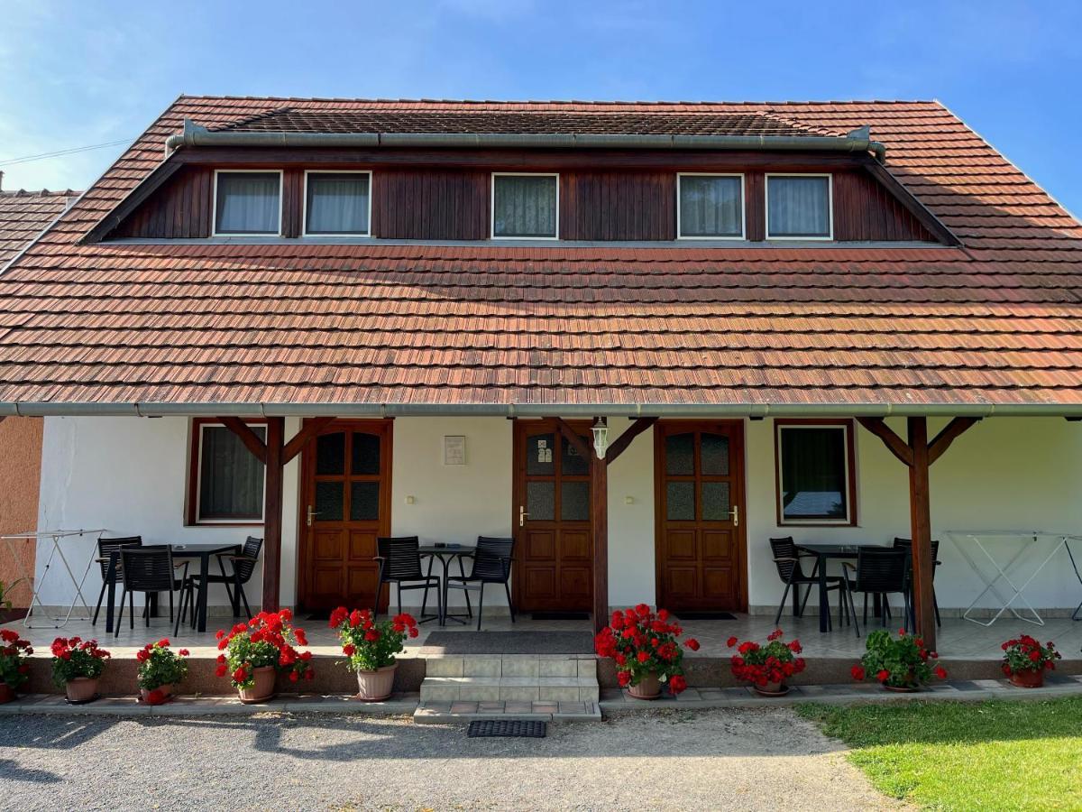 Ibolya Vendégház Kehidakustány Exterior foto